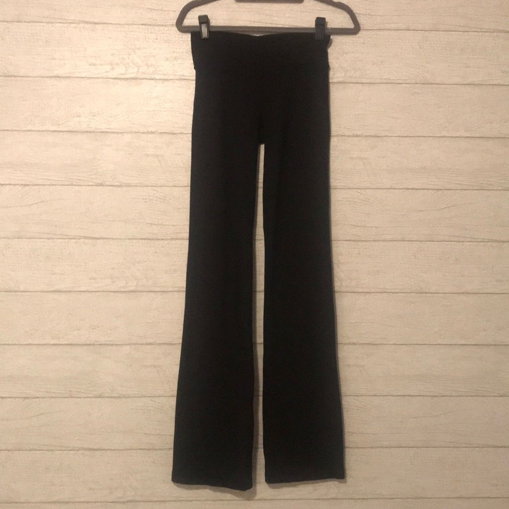 Long black lululemon yoga pants